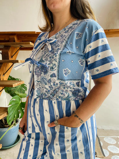 DESERT FOX Blue & White Floral Print Tie Front Crop Top - S/M