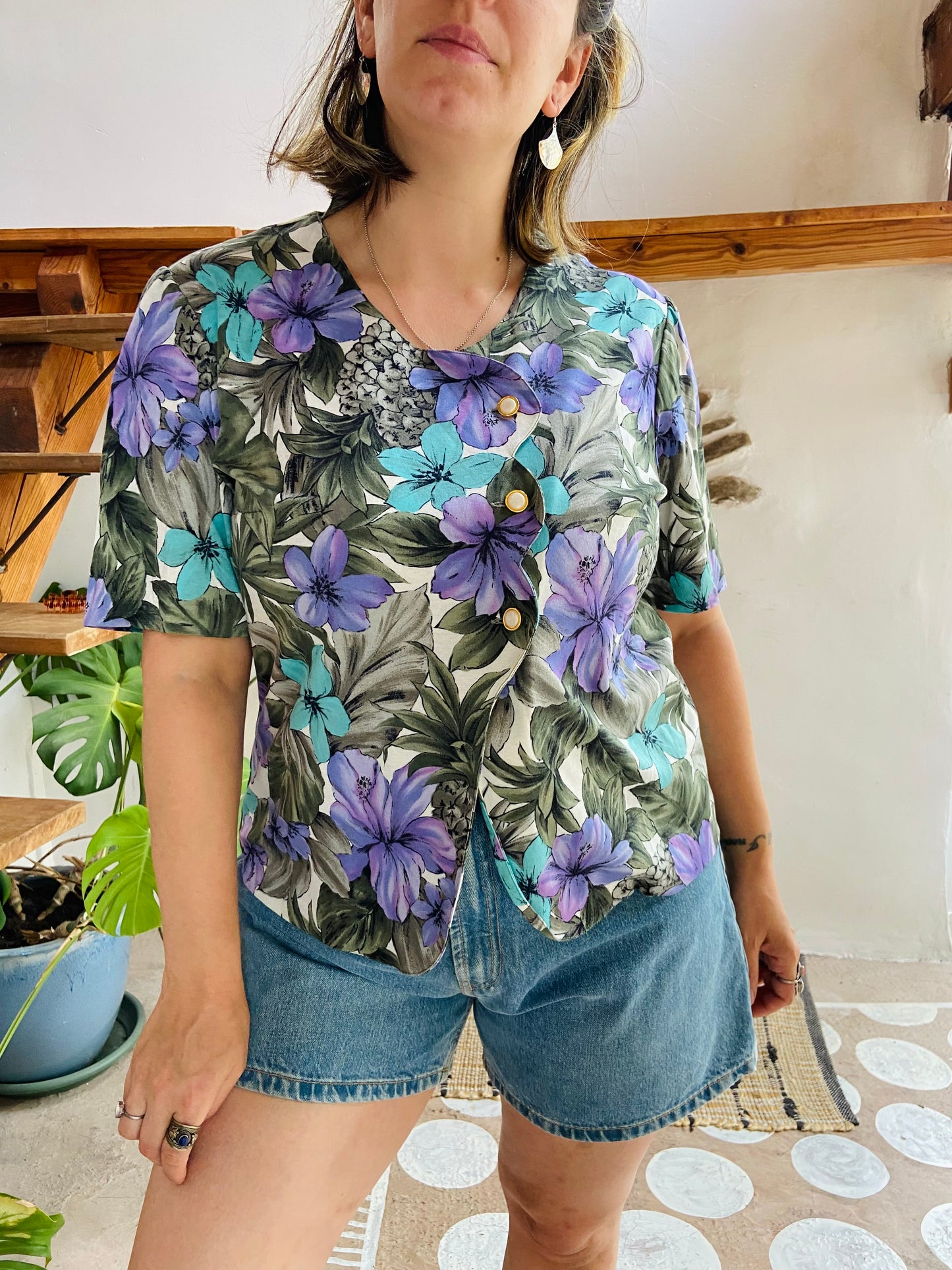 VINTAGE 80’s Blue & Purple Floral Short Sleeve Top - S/M