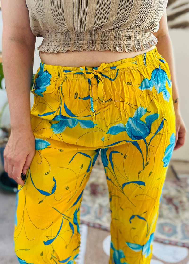 VINTAGE 90’s Yellow & Blue Floral Trousers - S/M