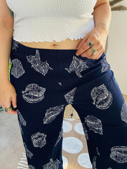 VINTAGE 90's Blue Shell Print Wide Leg Trousers - M/L