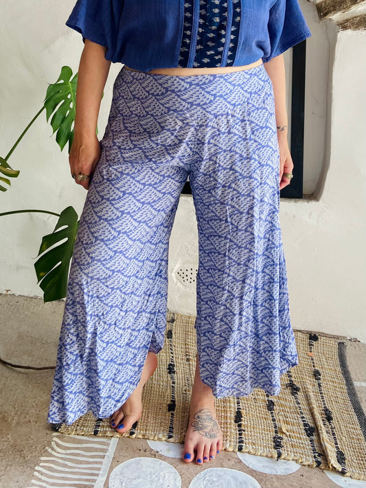VINTAGE 90's Loose Blue Patterned Wide Leg Trousers - M/L