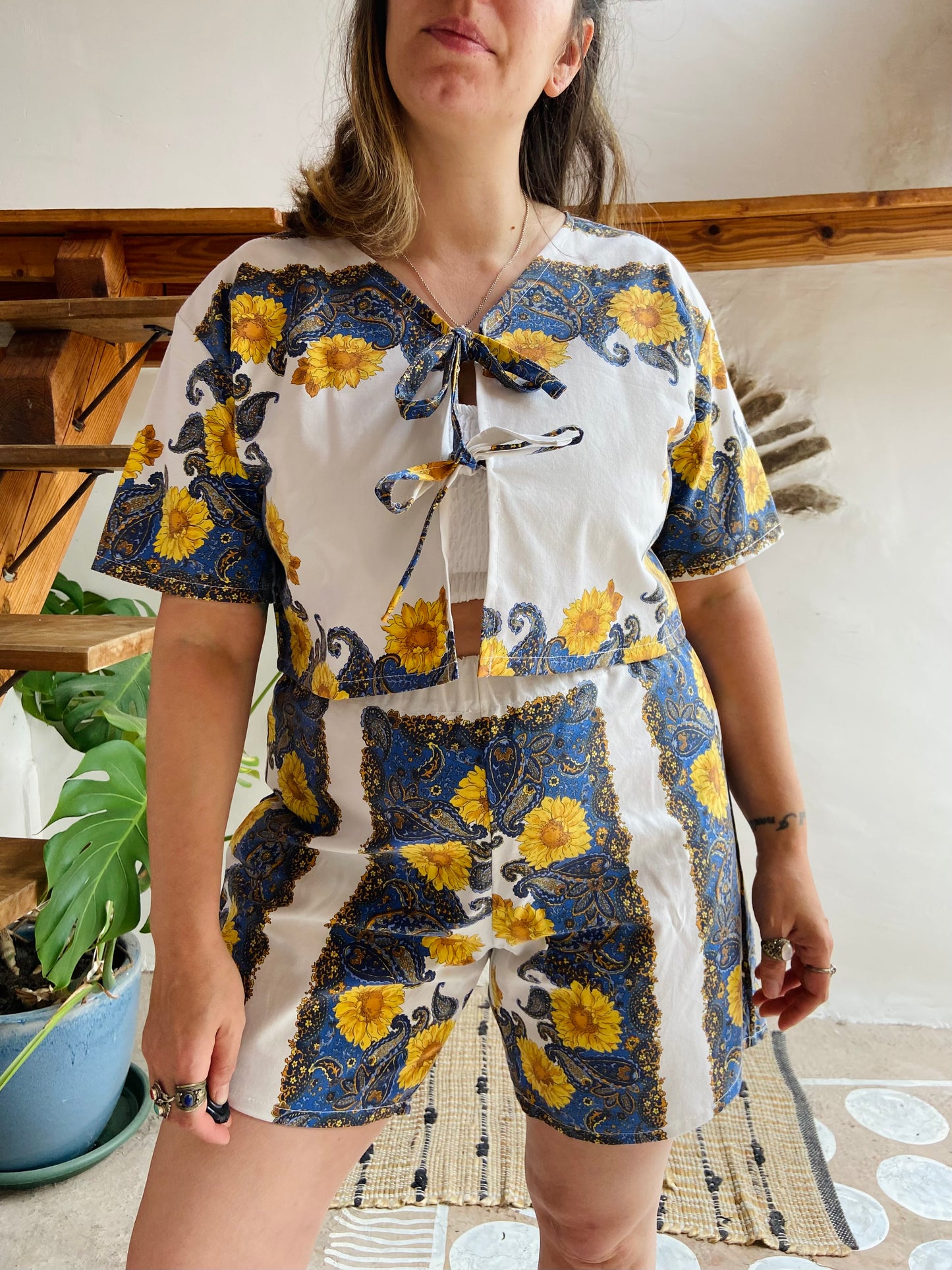 DESERT FOX Blue & Yellow Sunflower Print High Waisted Shorts - W32
