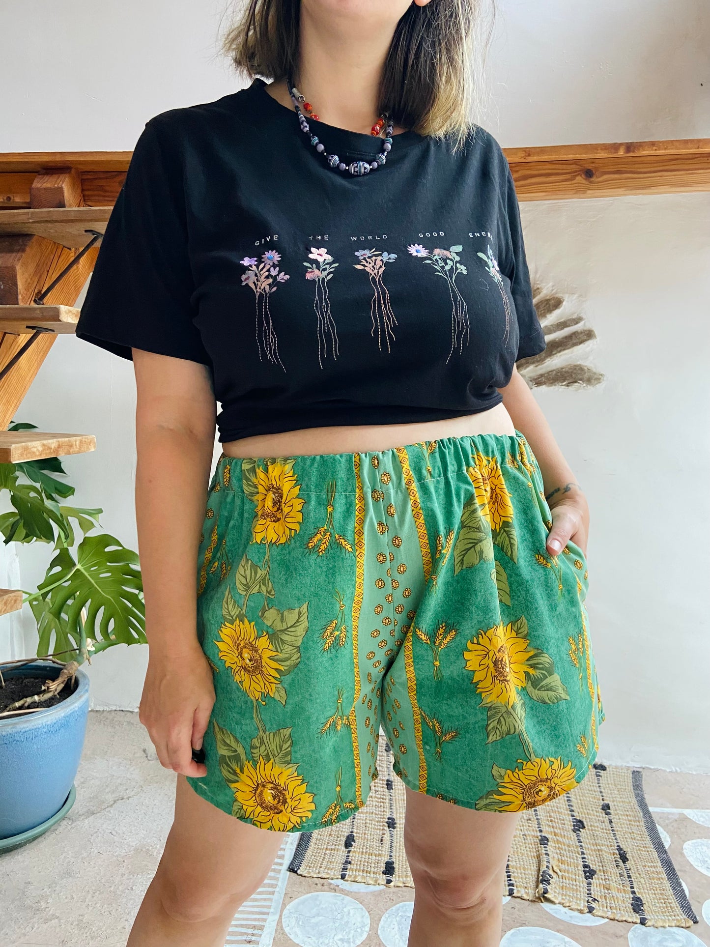 DESERT FOX Green French Sunflower High Waisted Shorts - M/L
