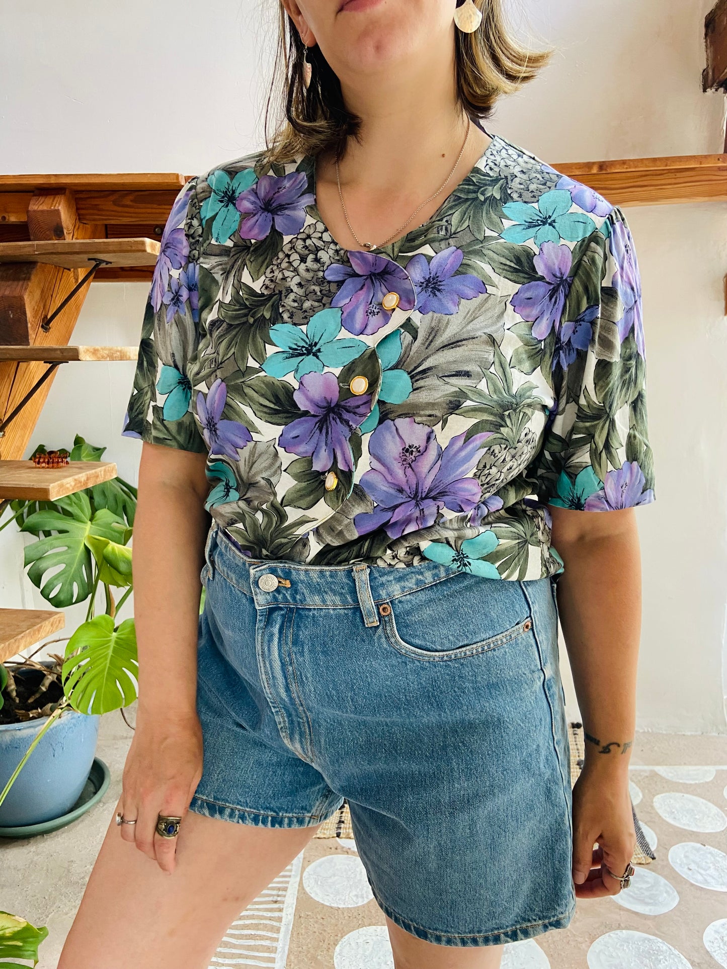VINTAGE 80’s Blue & Purple Floral Short Sleeve Top - S/M