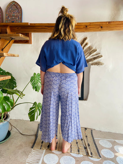 VINTAGE 90's Loose Blue Patterned Wide Leg Trousers - M/L