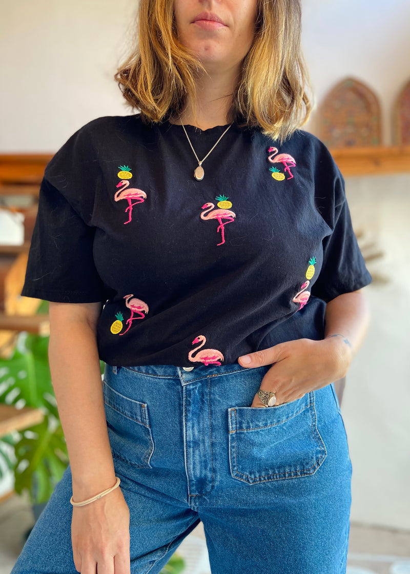 VINTAGE 90’s Black Flamingo Embroidered Black Tee T-Shirt - M/L