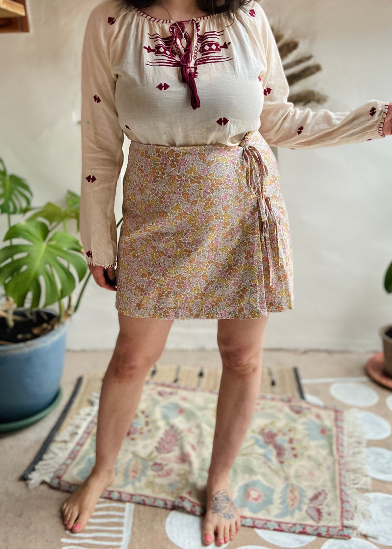 VINTAGE 90's Pastel Floral Tie Mini Skirt - L