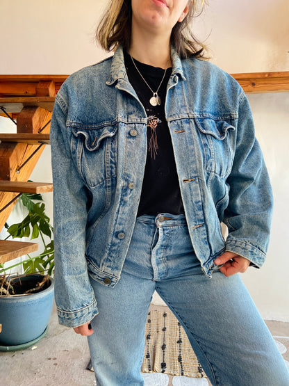 VINTAGE 90's Light Wash Denim Jacket - M