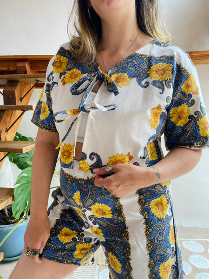 DESERT FOX Blue & Yellow Sunflower Print High Waisted Shorts - W32