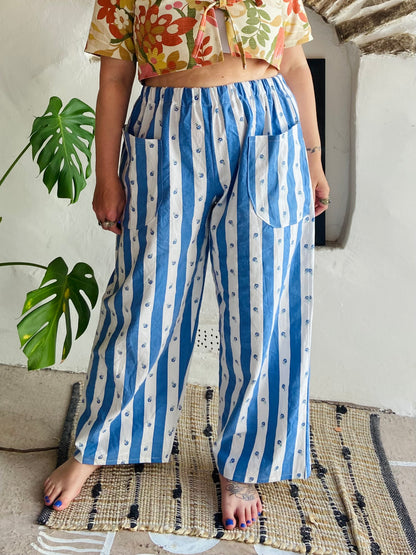 DESERT FOX Blue & White Floral Print Wide Leg Trousers - S/M