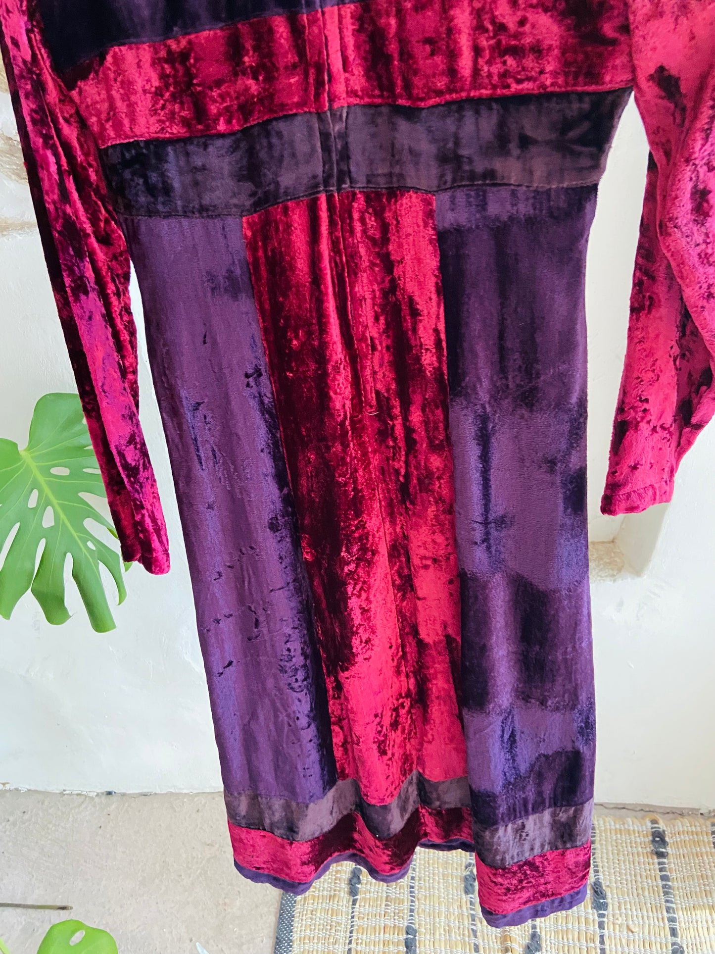 VINTAGE 90’s Purple Embroidered Velvet Midi Dress - XS/S