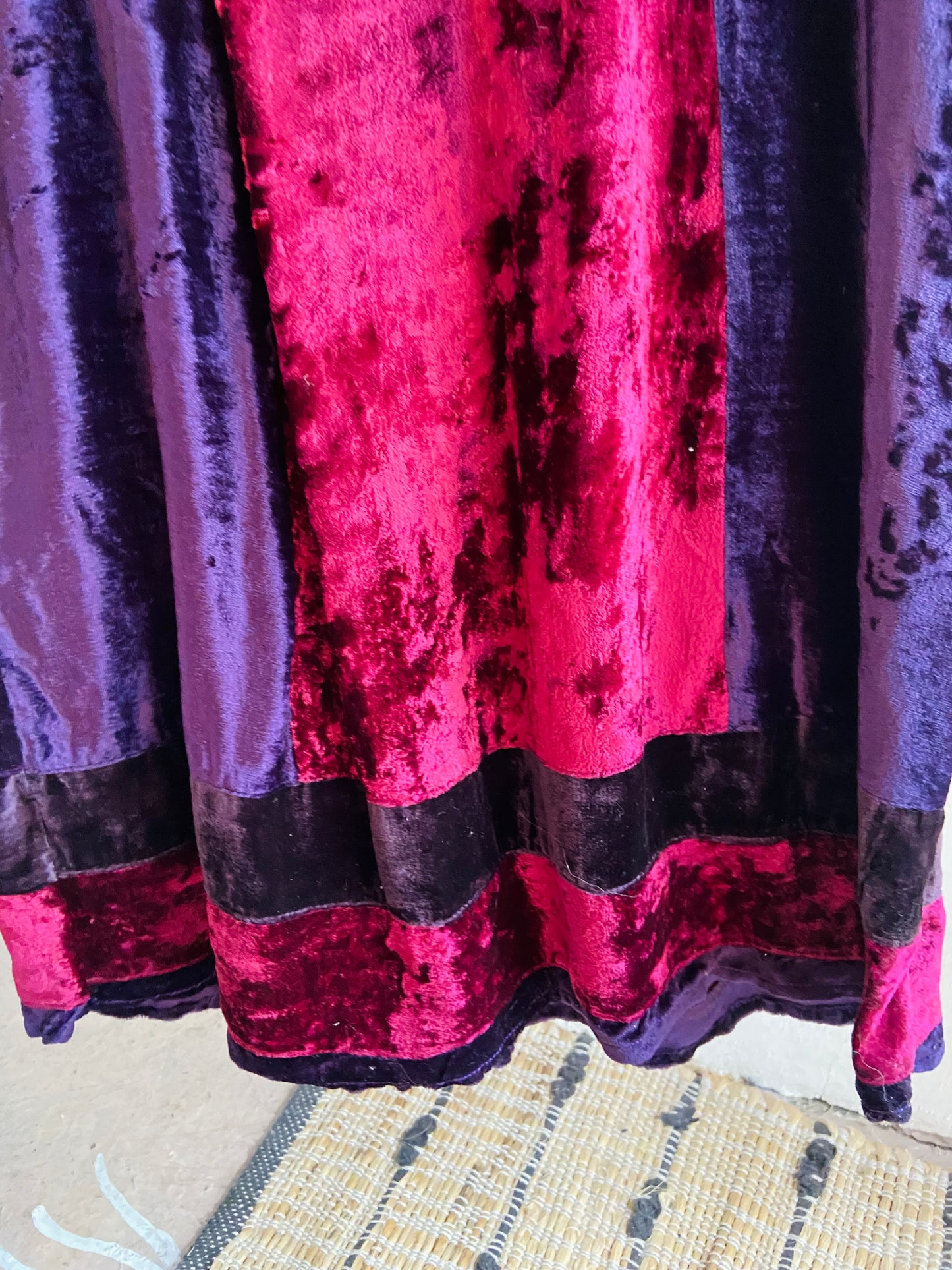 VINTAGE 90’s Purple Embroidered Velvet Midi Dress - XS/S