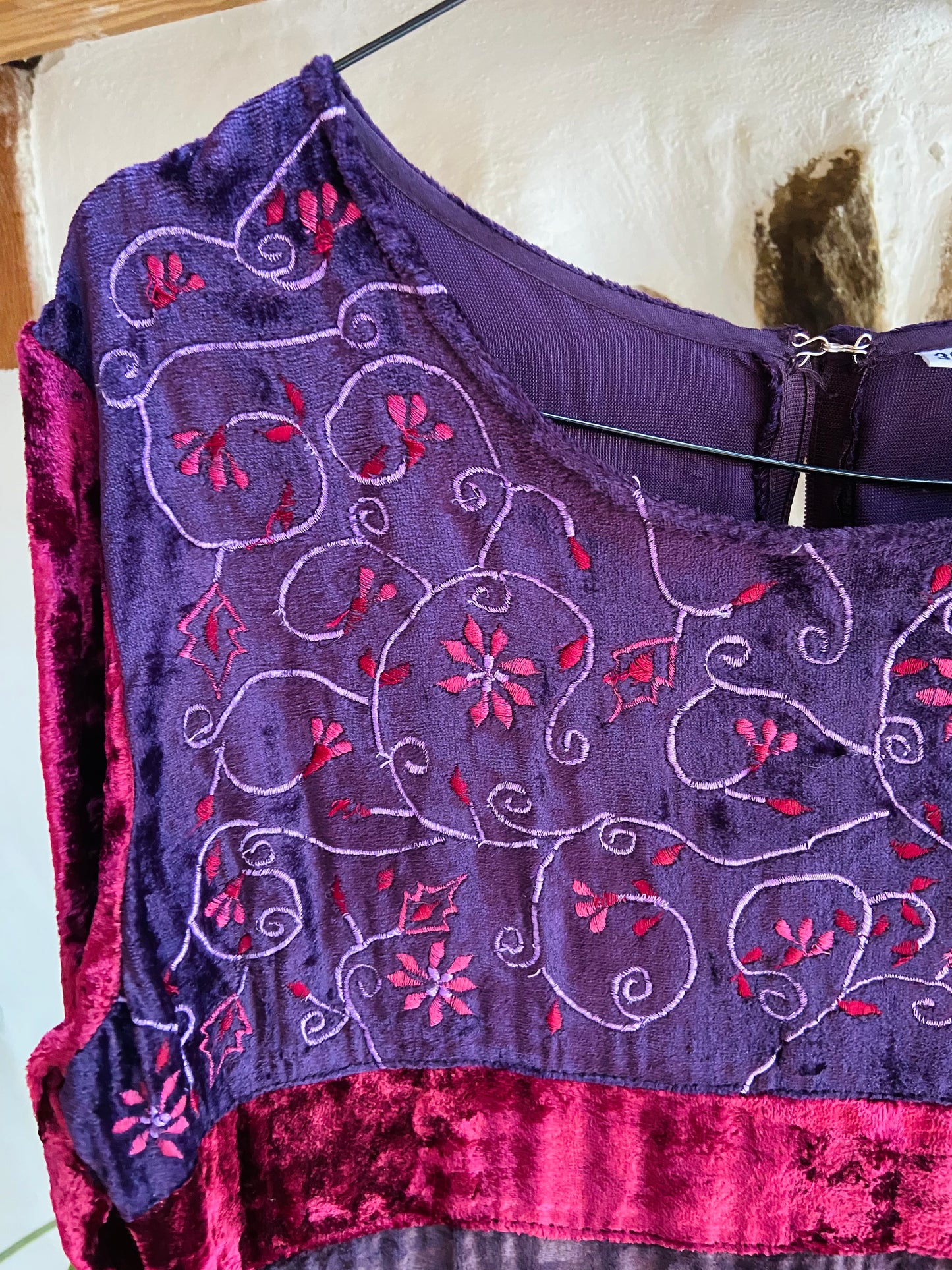 VINTAGE 90’s Purple Embroidered Velvet Midi Dress - XS/S