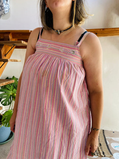 VINTAGE 70's Pinky Stripe Embroidered Midi Dress - S/M