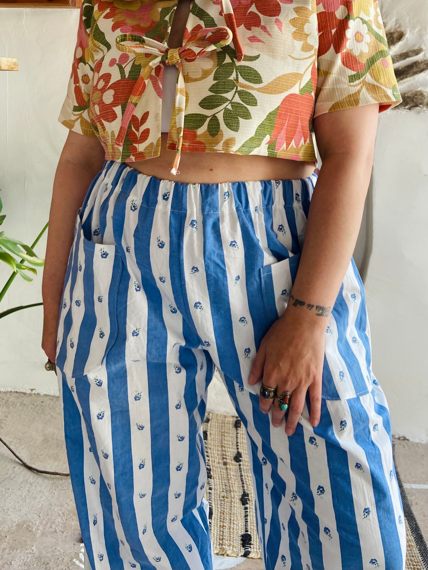 DESERT FOX Blue & White Floral Print Wide Leg Trousers - S/M