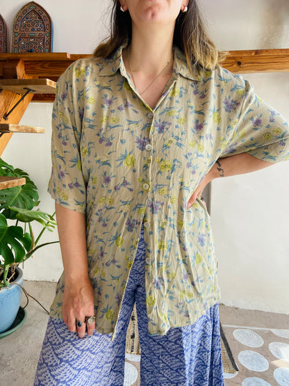VINTAGE 90's Pastel Floral Short Sleeve Shirt - M/L