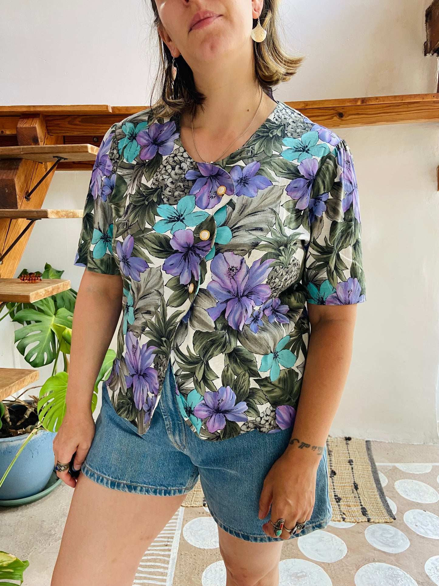 VINTAGE 80’s Blue & Purple Floral Short Sleeve Top - S/M