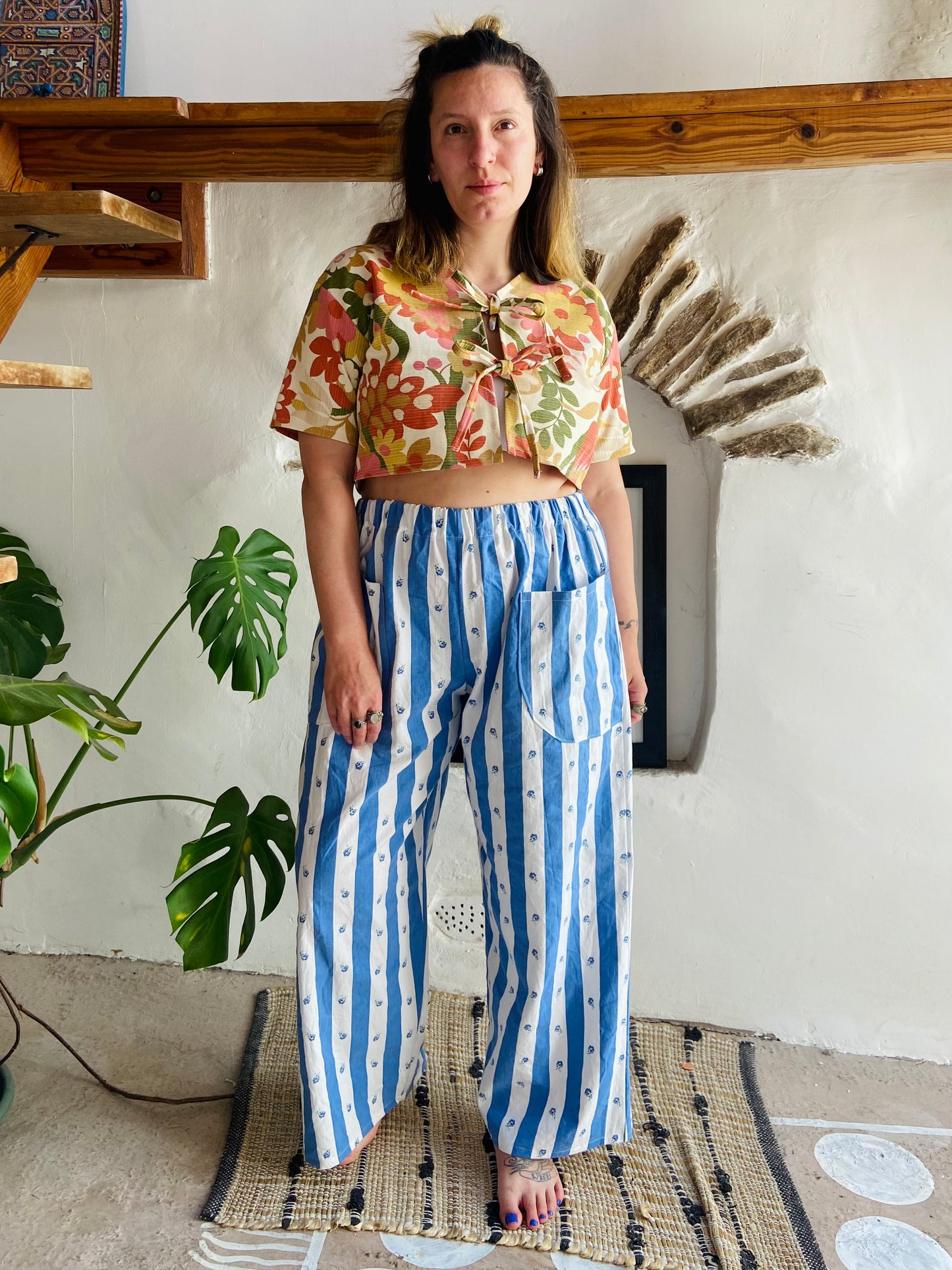 DESERT FOX Blue & White Floral Print Wide Leg Trousers - S/M