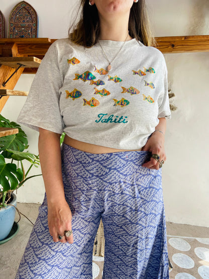 VINTAGE 90's Grey Tahiti Fish Oversized Tee - M/L
