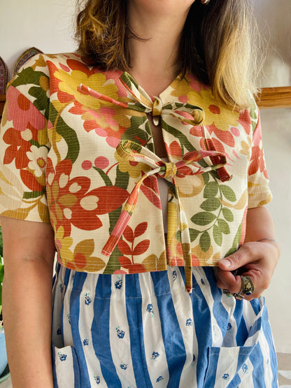 DESERT FOX Bright Floral Print Cropped Tie Top - S/M