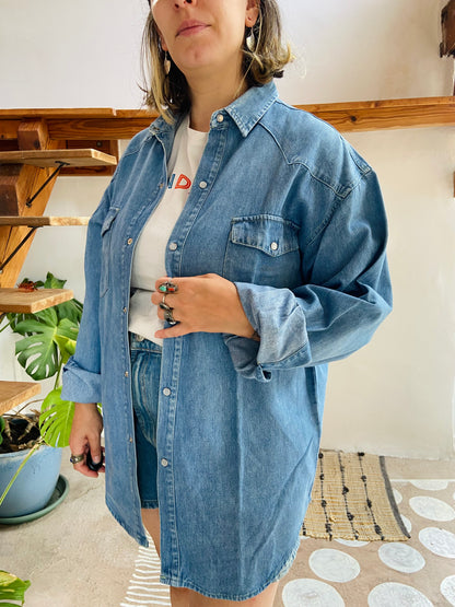 VINTAGE 90’s Blue Denim Long Sleeve Shirt - L