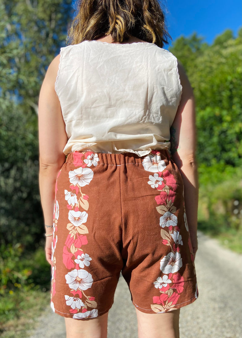 DESERT FOX Florence Shorts - Cross Stitch Florals - UK 10-12 - W30''