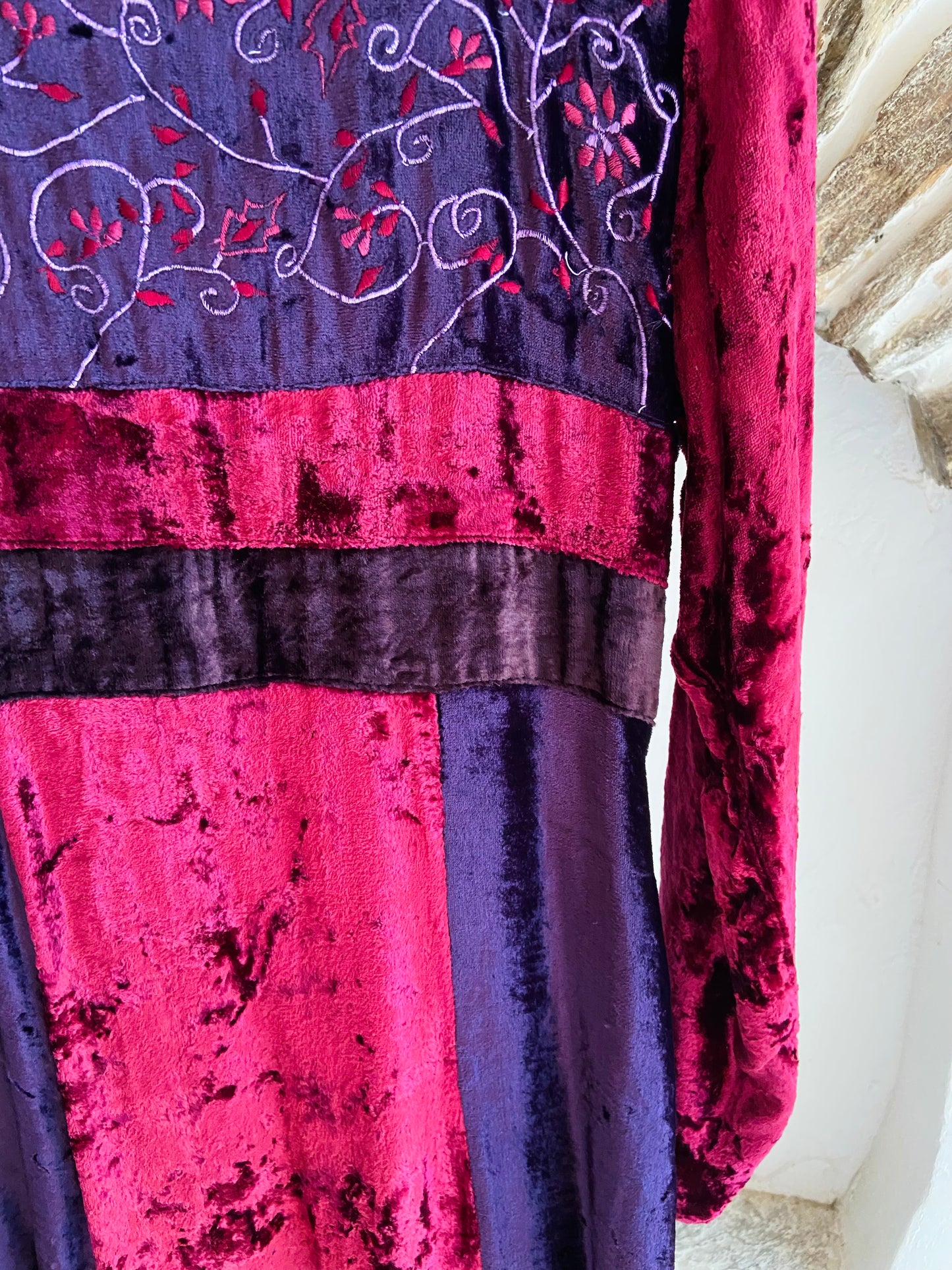 VINTAGE 90’s Purple Embroidered Velvet Midi Dress - XS/S