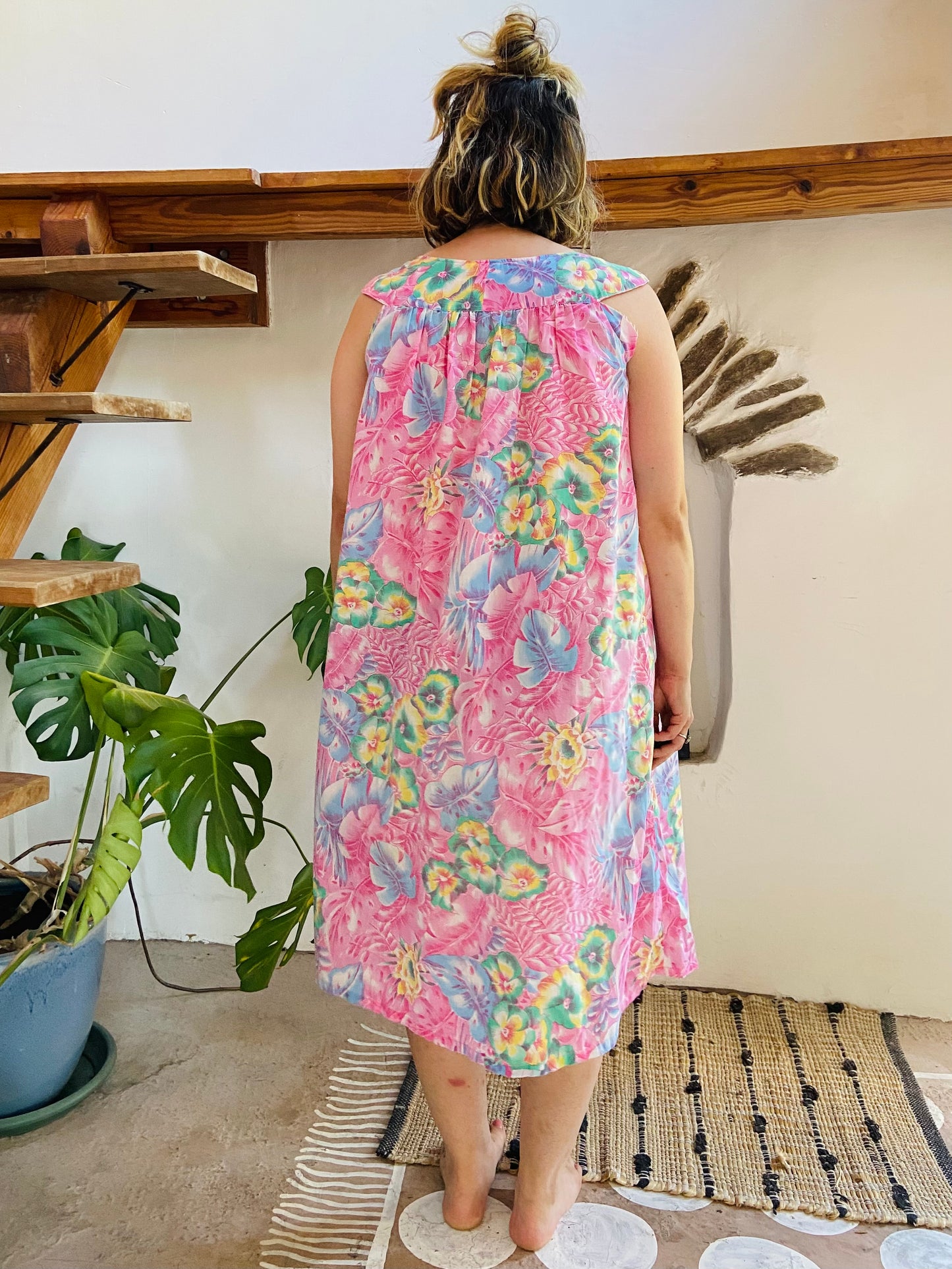 VINTAGE 90’s Pink Tropical Floral Midi Dress - S/M