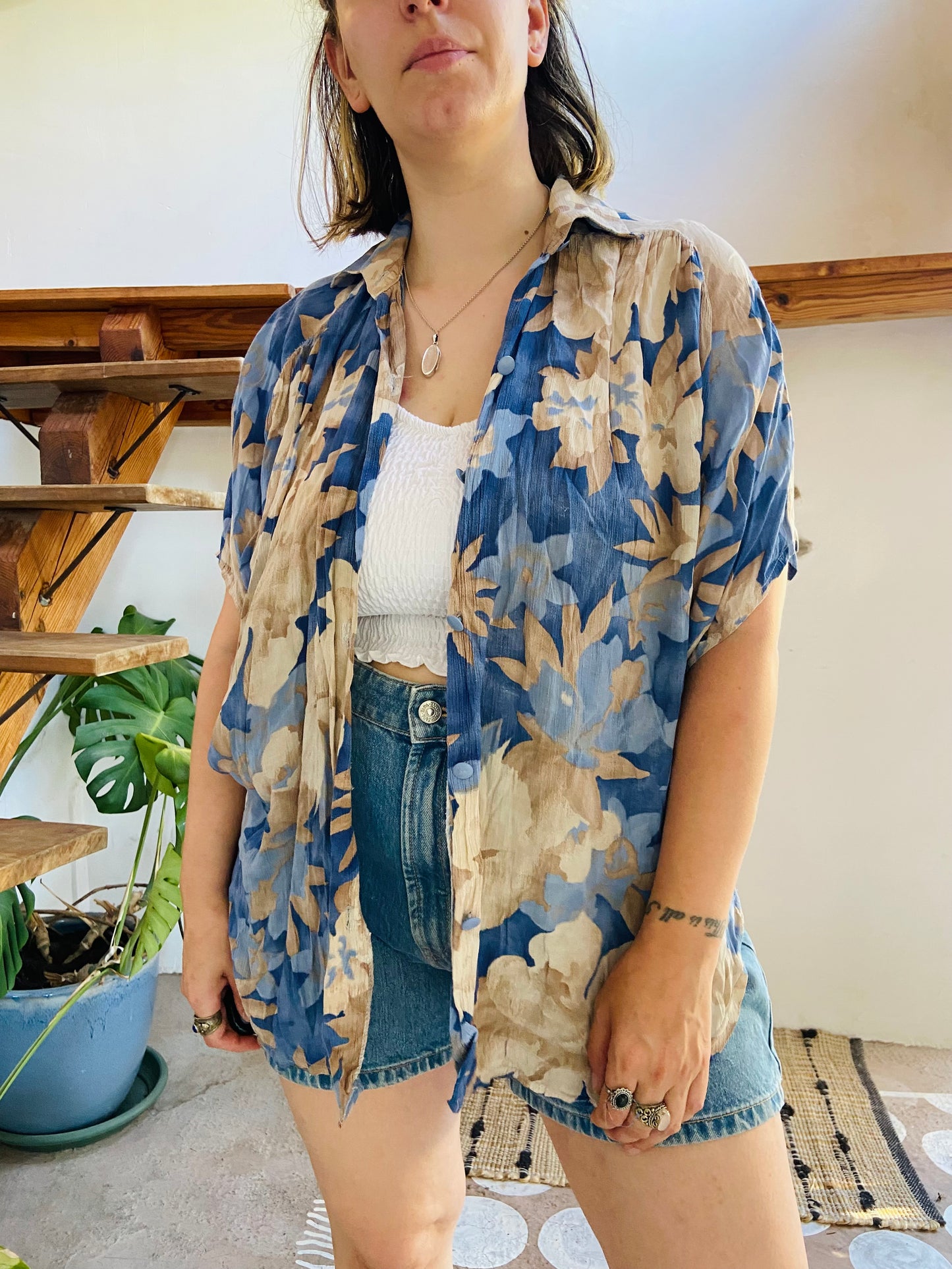 VINTAGE 90's Blue Floral Print Loose Short Sleeve Shirt - M/L