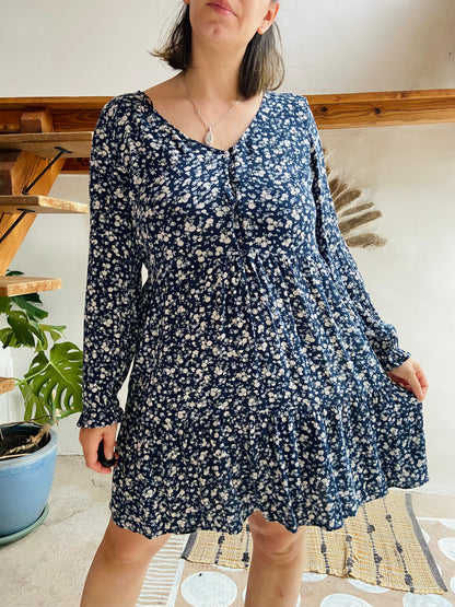 VINTAGE 90's Floral Blue Long Sleeve Dress - M/L