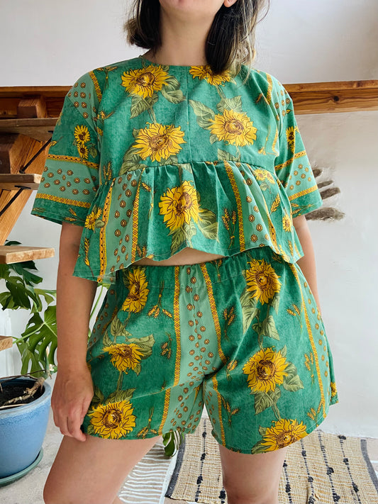 DESERT FOX Green French Sunflower High Waisted Shorts - M/L