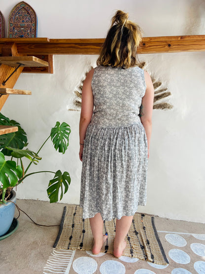 VINTAGE 90's Grey Floral Midi Dress - S/M
