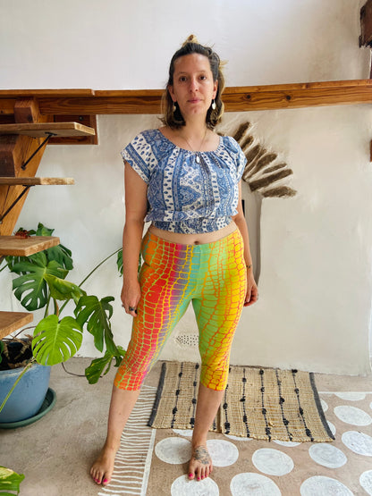 VINTAGE 90’s Rainbow Animal Print Capri Cropped Leggings - M/L