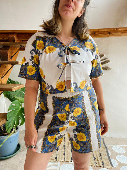 DESERT FOX Blue & Yellow Sunflower Print High Waisted Shorts - W32